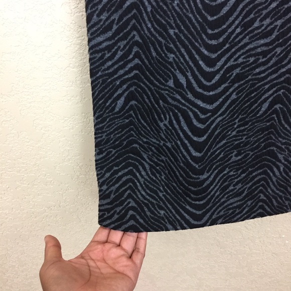 SALE
 Calvin Klein Animal Print Pencil SkirtG11 - Picture 2 of 6